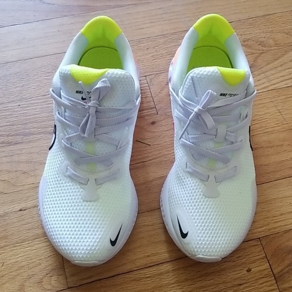 SOLD. Nike Renew sneakers - Picture 2 of 5